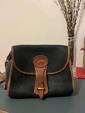 Vintage Dooney & Bourke Essex Crossbody Bag